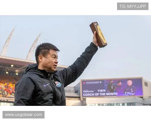 邓卓翔称于根伟经验丰富值得学习并强调球队应正确摆正自身位置