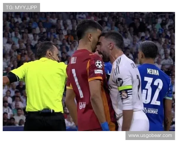 巴黎半场领先4-1勒沃库森 安德里希扎巴尔尼染红杜埃双响K77传射助攻